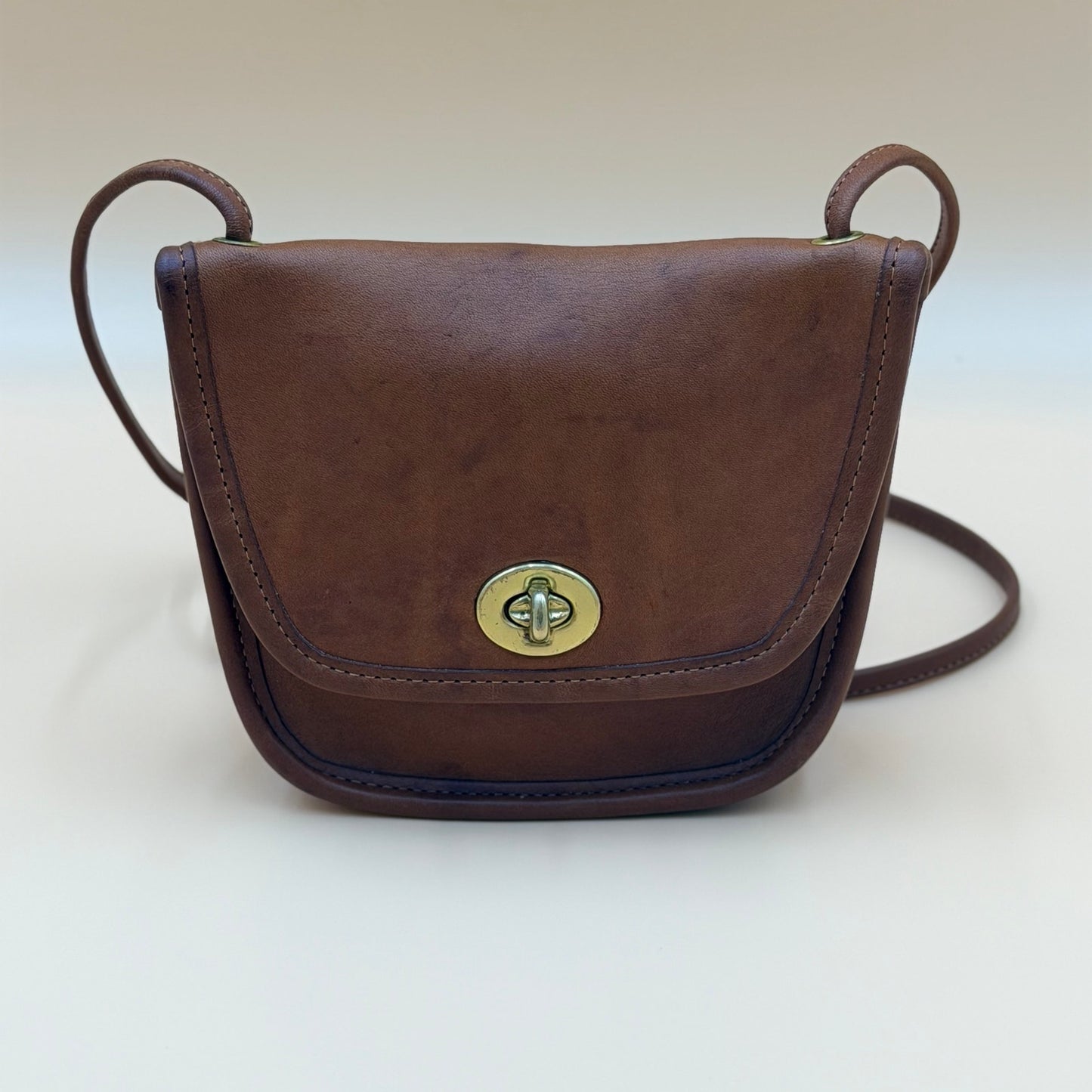 Vintage Coach Brown Glove Tanned Leather Turnlock Crossbody Bag Made in USA